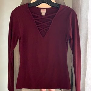 Maroon v neck top